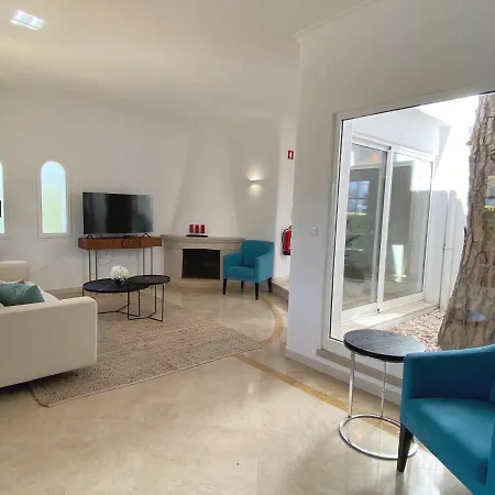 Charming 3-bed With Pool In Olhos De Agua ヴィラ *