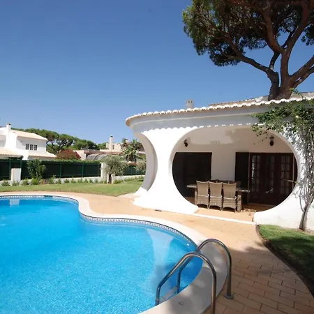 ヴィラ Charming 3-bed With Pool In Olhos De Agua
