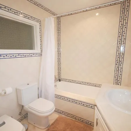 Charming 3-bed With Pool In Olhos De Agua * オーリョス・デ・アーグァ